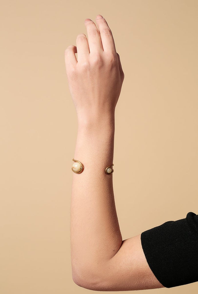 Sawa Channel Cuff