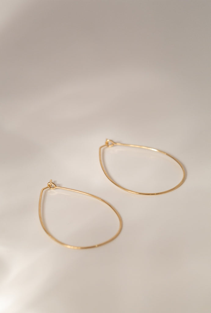 Med Float Teardrop Earring P